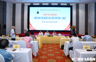 Chung khảo Giải Báo chí quốc gia lần thứ XVII năm 2022.