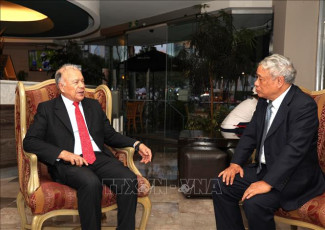 Tổng Bí thư Đảng Lao động Mexico Alberto Anaya Gutiérrez tiếp nguyên Tổng Giám đốc TTXVN Trần Mai Hưởng. Ảnh: Phi Hùng/PV TTXVN tại Mexico