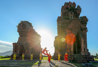 Việc ghi danh võ cổ truyền Bình Định là Di sản văn hoá phi vật thể đại diện của nhân loại đã hoàn thiện sẽ là một bước tiến quan trọng trong công tác bảo tồn và phát huy giá trị của võ cổ truyền Bình Định. Ảnh: N.DŨNG