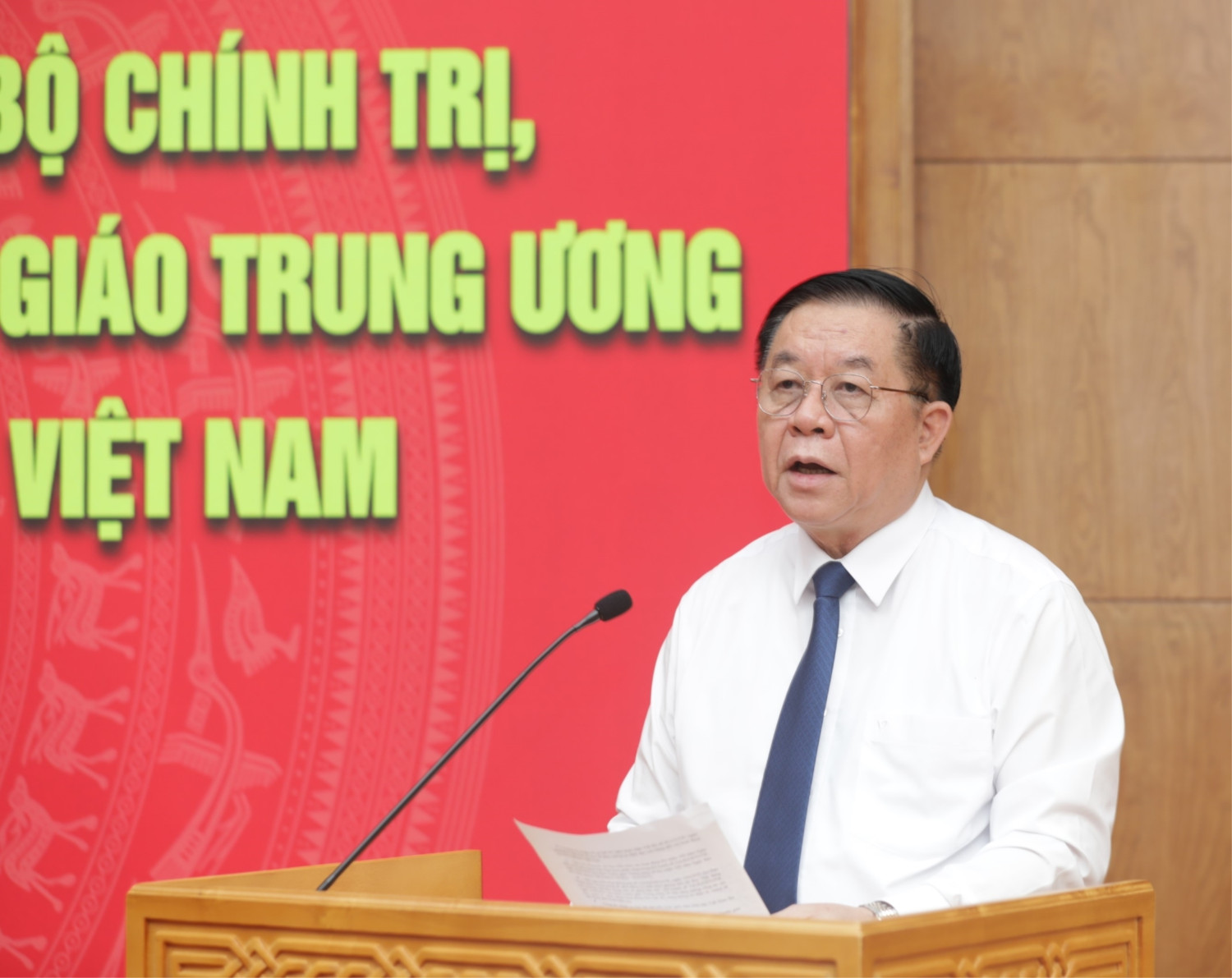 Đồng chí Nguyễn Trọng Nghĩa, Ủy viên Bộ Chính trị, Bí thư Trung ương Đảng, Trưởng Ban Tuyên giáo Trung ương phát biểu tại buổi làm việc với Đảng đoàn Hội Nhà báo Việt Nam.