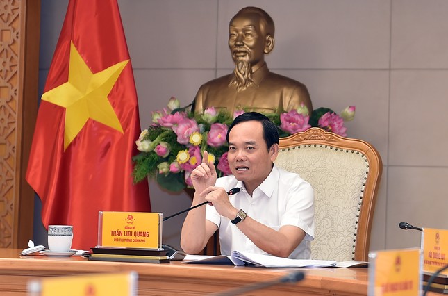 Phó Thủ tướng Trần Lưu Quang chủ trì cuộc họp.